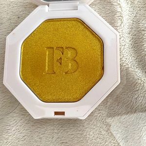 Fenty Beauty killawatt highlighter in trophy wife *NEW*